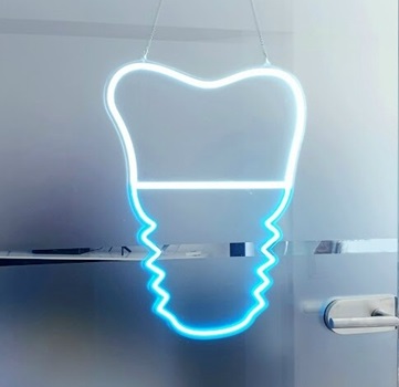 LED-Zahnimplantat